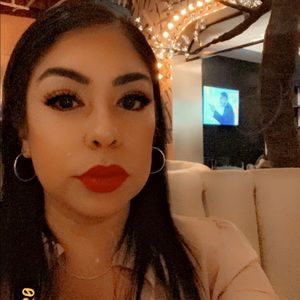 Meet your Posher, Nina